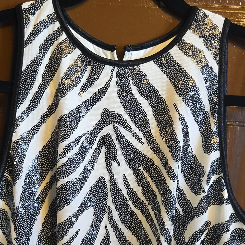 Sho-Blk/white sequin zebra print sleeveless dress Size S NWT. - Picture 3 of 9